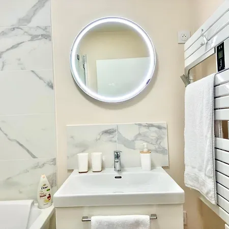 Apartment Parisian Escape Near - Liz Montevrain