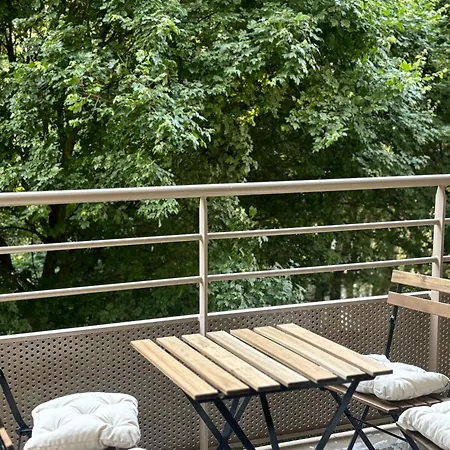 Parisian Escape Near - Liz Daire Montévrain